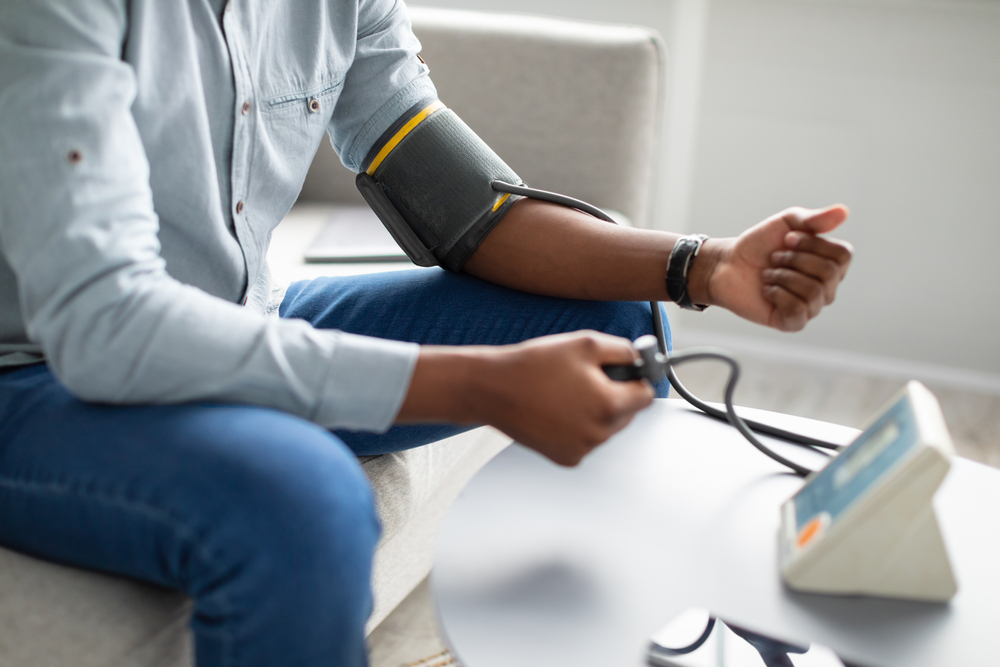 measure blood pressure at home